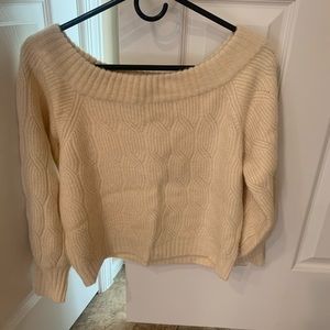 Small knitted sweater cream